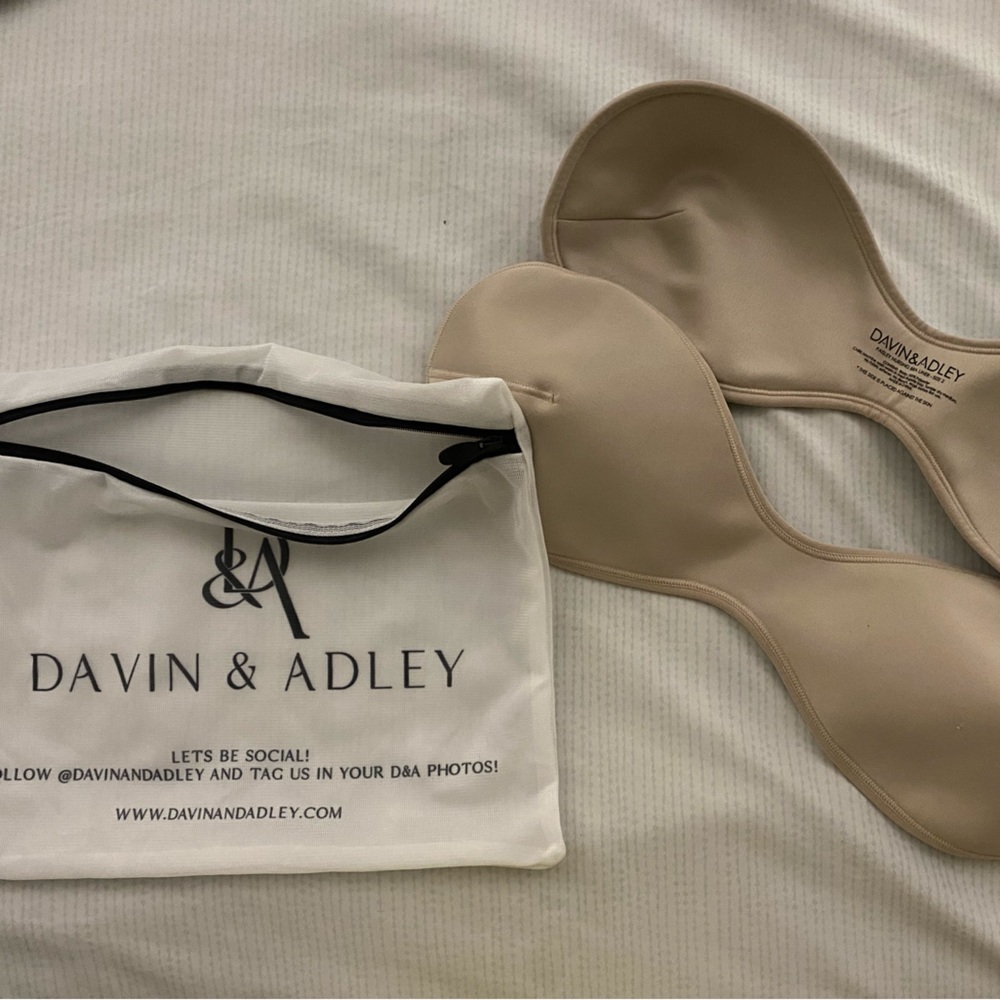 Davin & Adley Light Absorbency Paisley Nursing Bra Liner
Set of 2